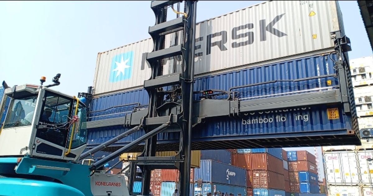 দেশে প্রথম যুক্ত হলো 'ডাবল স্ট্যাকিং এ্যাম্পটি কনটেইনার হ্যান্ডেলার'